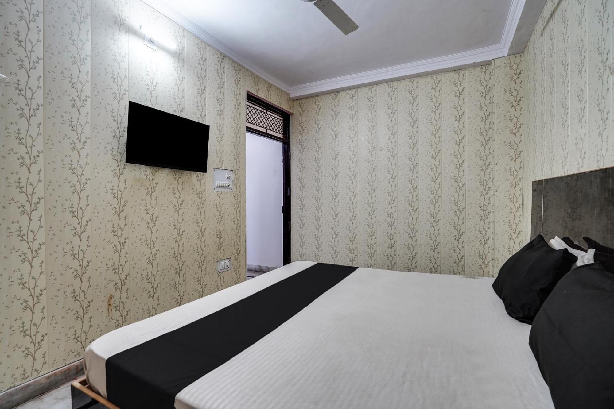 Oyo R S Residency Hotel New Delhi Buitenkant foto